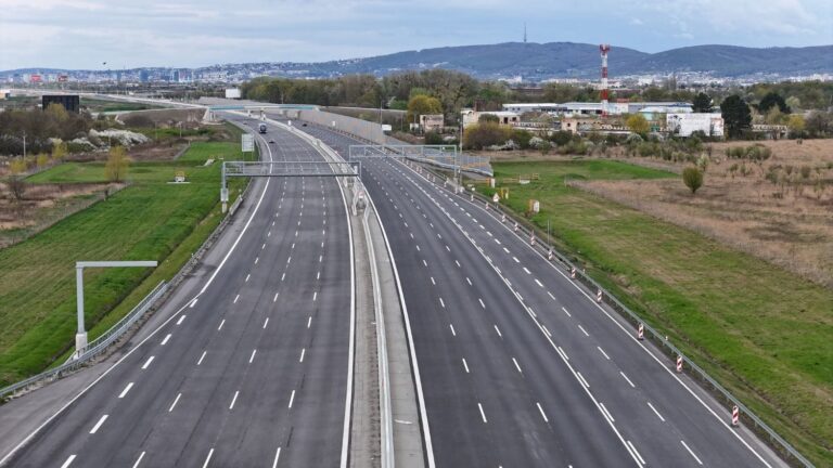 Dochádzate do Bratislavy? V piatok radšej ostaňte doma, uzavrú D1