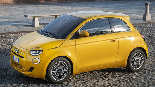 Videotest: Nový Fiat 500, návrat k osvedčenej klasike - Testy automobilov - Auto - Pravda