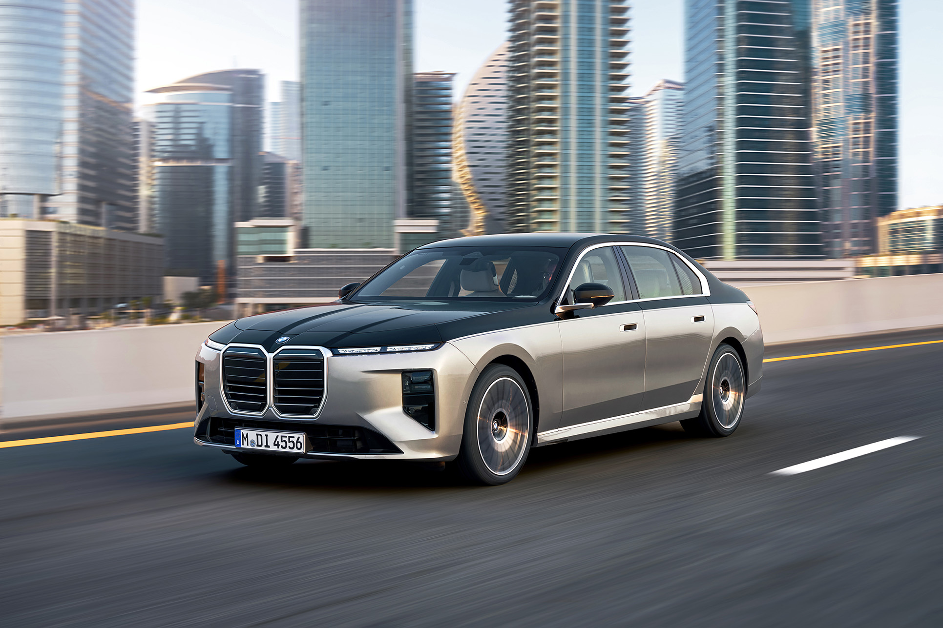 nove BMW rad 7
