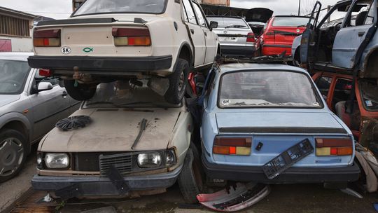 Viete, kedy vás bude stáť vyradenie auta z evidencie 500 eur a kedy je zdarma? - Poradňa - Auto - Pravda
