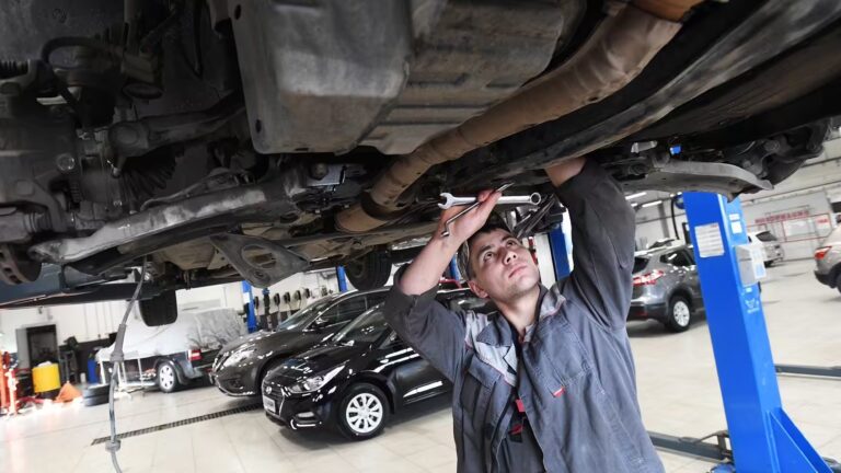 STK každý rok a prísnejšie. Pozrite sa, čo s autom nesmiete urobiť