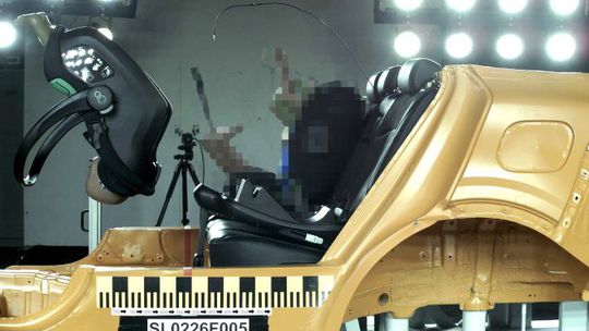 Varovanie: Osem detských autosedačiek prepadlo v testoch bezpečnosti - Poradňa - Auto - Pravda