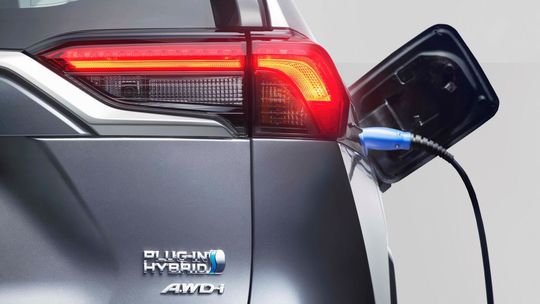Toto je Top 15 plug-in hybridov s najdlhším elektrickým dojazdom na trhu - Magazín - Auto - pravda.sk