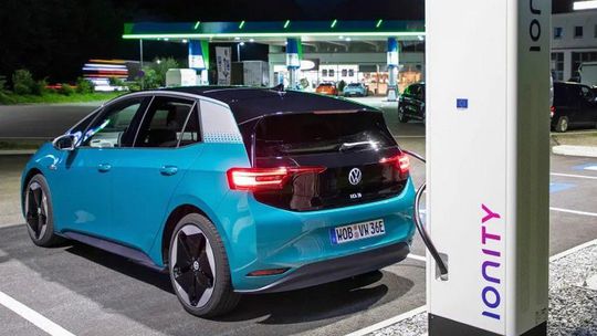 Prekvapivý záver štúdie: takmer 90 percent nabíjačiek je v Nemecku neobsadených - Magazín - Auto - Pravda