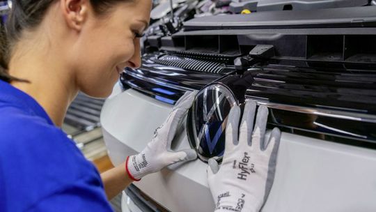 VW Slovakia dosiahol vlani obrat 12 miliárd eur, priemerná hrubá mzda tam prekročila 3 000 eur - Magazín - Auto - Pravda