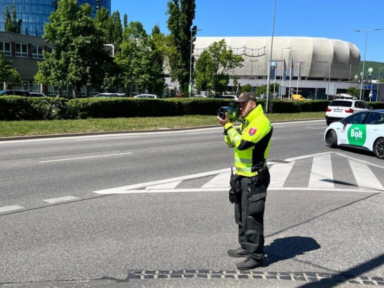 Politici majú program, vodiči obmedzenia. Centrum Bratislavy dnes čakajú presuny delegácií | Autobazar.EU