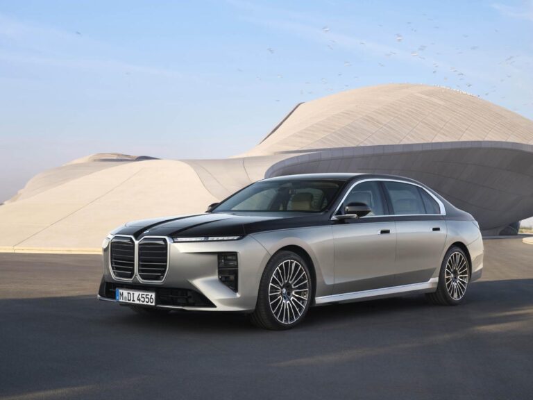BMW vylepšilo Sedmičku, výzor je konzervatívnejší, má sa vrátiť aj V8 | Autobazar.EU