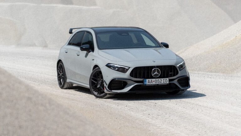 Najľahšie AMG je cenou v stratosfére, ale jazdí ako balistická raketa
