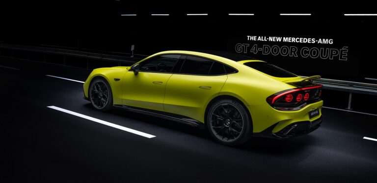 Mercedes-AMG GT 4-Door Coupé: Technologický prevrat prichádza s vyše 1 000 koňmi aj 600 kW nabíjaním