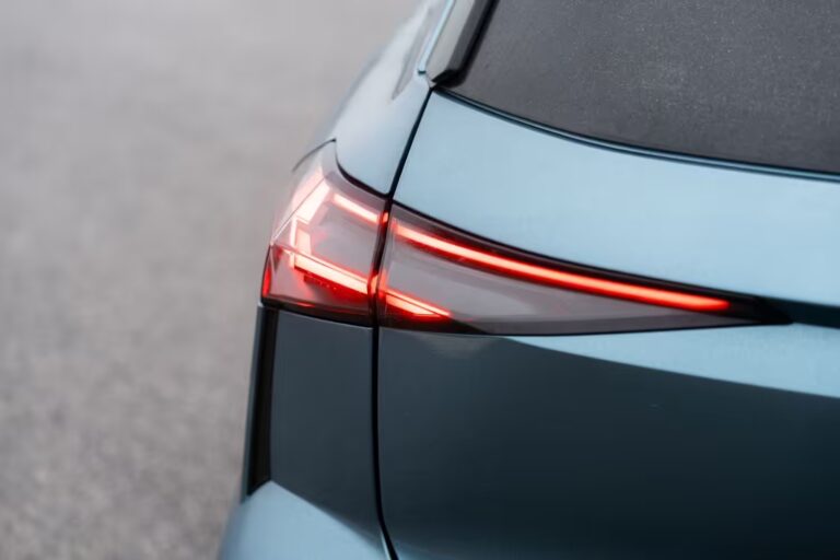 Hľadáte auto s veľkým kufrom a spotrebou 4,5 l/100 km do 30-tisíc? Tu je