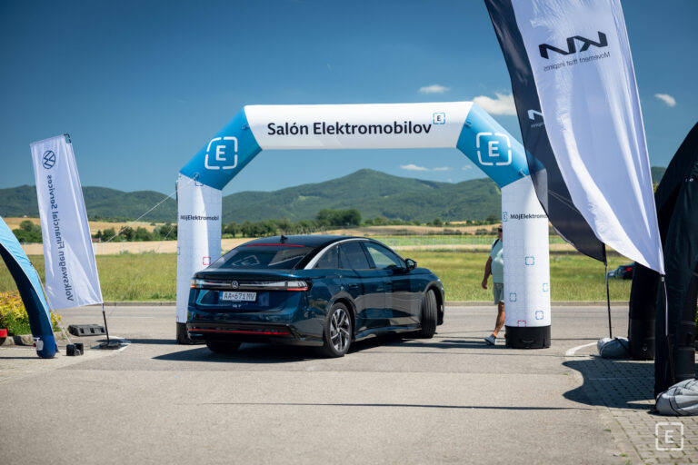 Trenčín sa stane centrom elektromobility. Salón Elektromobilov 2026 prichádza do OC Laugaricio