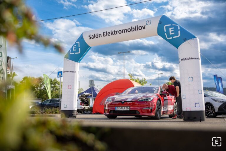 Salón Elektromobilov 2026 odhaľuje program aj zoznam áut. V Bory Mall si vyskúšate desiatky modelov