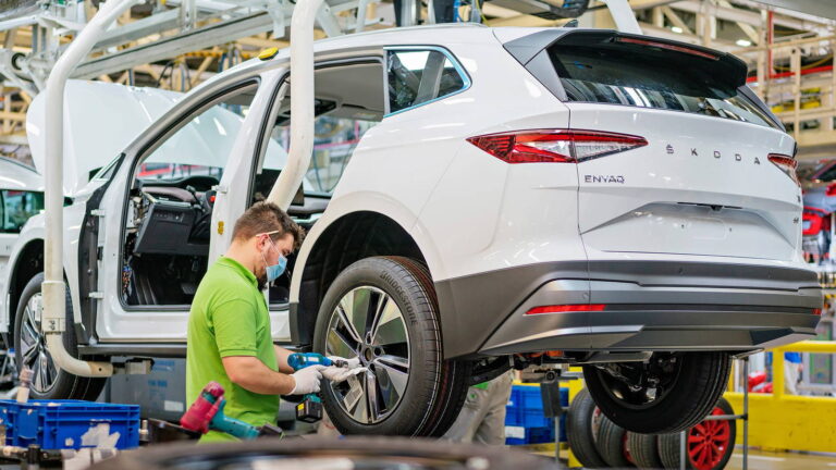 Štát rozdáva 6 000 eur na nové auto. Nárok má 80 tisíc Slovákov