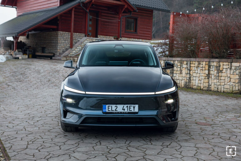 Tesla prináša zaujímavú zmenu v Číne. Populárna funkcia je čoraz bližšie