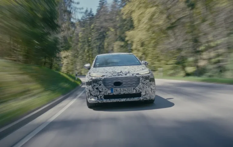 Audi A2 e-tron naberá testovacie kilometre. Nový elektromobil príde už v roku 2026