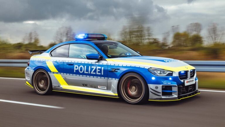 Polícia kontroluje vodičom telefóny. Za TOTO vás pokuta neminie