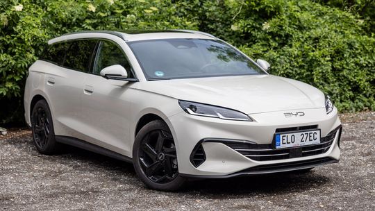 Test: BYD Seal 6 DM-i Touring – pohonom rozdáva lekcie, no Superb zatiaľ neohrozí - Testy - Auto - pravda.sk