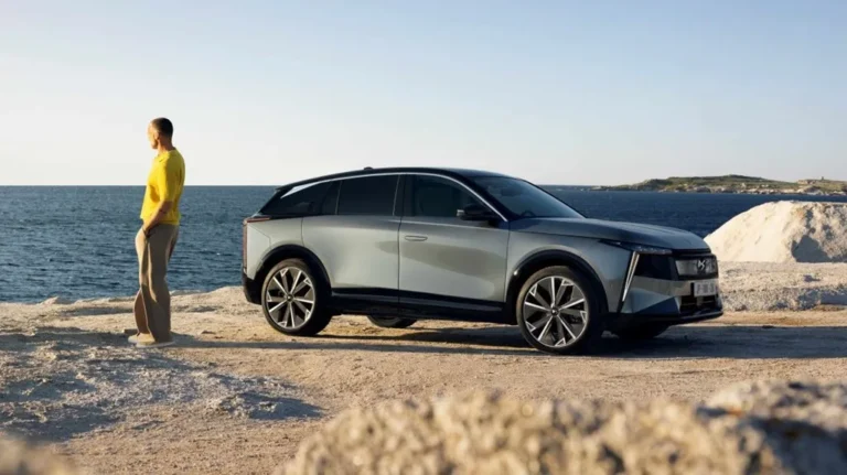 DS N°7 otvára objednávky: luxusné SUV s dojazdom až 740 km štartuje vo Francúzsku od 43 900 eur