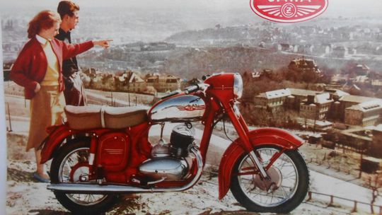 KVÍZ: Pamätáte si motorky socializmu? Trh vtedy ovládalo len pár značiek  - Magazín - Auto - Pravda