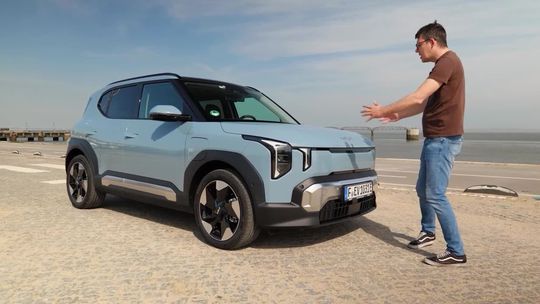 Prvá jazda: vyskúšali sme netrpezlivo očakávanú Kiu EV2 - Testy automobilov - Auto - Pravda