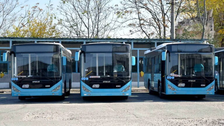 Takto dopadli peniaze Bruselu: 90 autobusov za 26 miliónov sa nezmestí na cesty