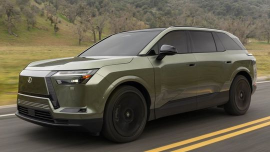 Lexus TZ: Veľké SUV pre šiestich má byť najtichším modelom značky - Novinky - Auto - pravda.sk