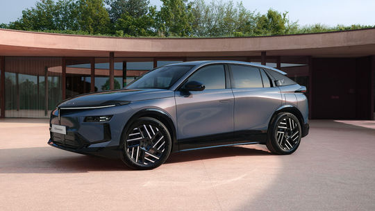 Lancia Gamma oficiálne: Z niekdajšej vlajkovej lode je elegantné SUV-kupé - Novinky - Auto - Pravda
