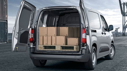 Trh úžitkových áut mierne vzrástol. Darilo sa aj elektrickým dodávkam - Magazín - Auto - pravda.sk
