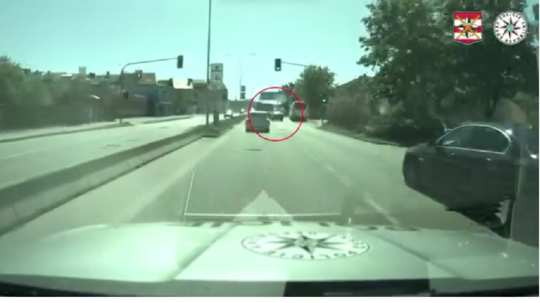 VIDEO: Brutálna naháňačka cudzinca. Opitý zrazil chodca a unikal mestom - Doprava - Auto - Pravda