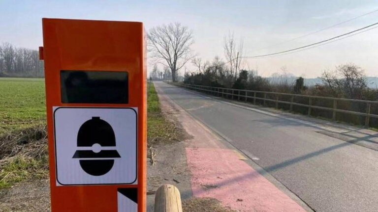 Cestný pirát ignoroval rýchlostný limit 70 km/h. Jedno slovo zrušilo pokutu a celý radar