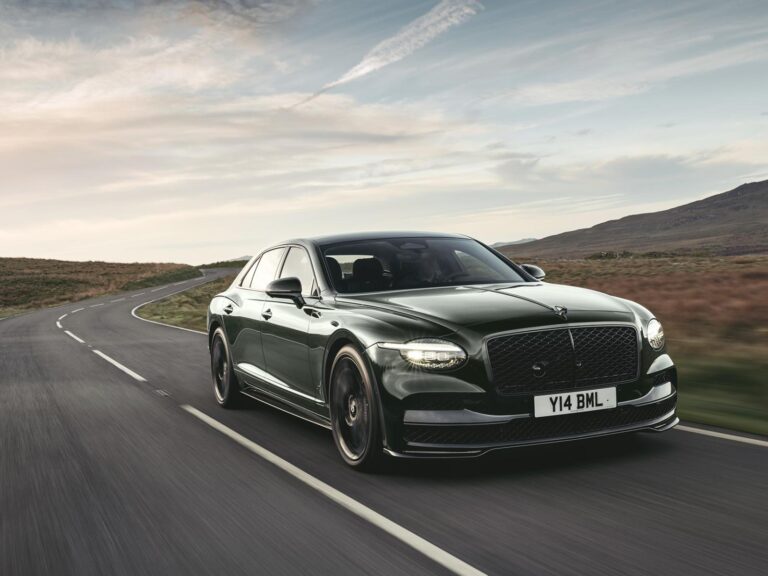 Nový Bentley Flying Spur sa stáva výlučne plug-in hybridom. Vadí to?
