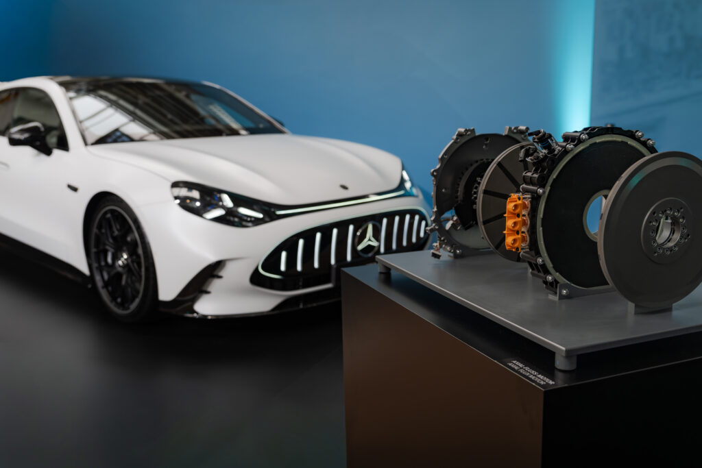 Motor s axiálnym tokom Mercedes-Benz