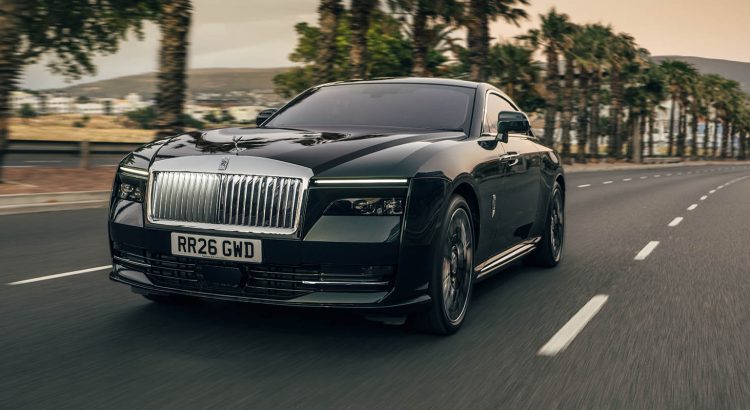 Rolls-Royce Spectre Series II ukazuje Ferrari ako vyzerá dôstojný elektromobil