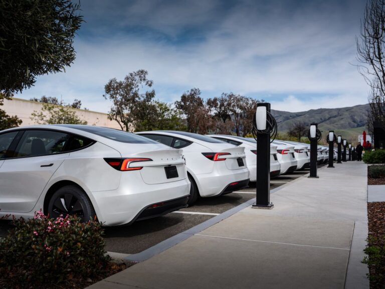 Hrôza vo Viedni končí. V Bratislave otvoria prvý servis značky Tesla