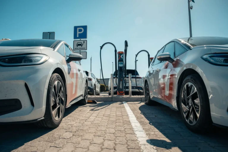 Slovenské diaľnice čaká revolúcia. Elektrické autá aj kamióny budú nabité za pár minút