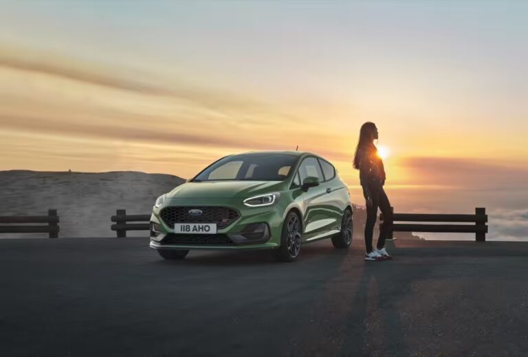Ford po dramatickom prepade predajov vráti na cesty Fiestu