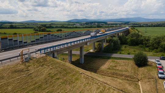 NDS začína s výstavbou ďalšej dôležitej križovatky, tentokrát v trenčianskom regióne - Doprava - Auto - pravda.sk