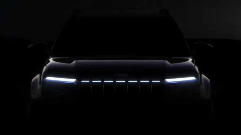 Ikona sa vyvíja: nová maska so siedmimi otvormi debutuje na modeli Jeep Avenger