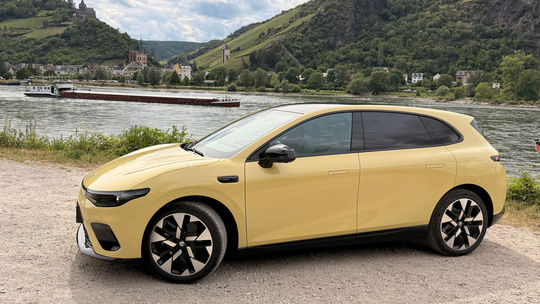 Prvá jazda: Leapmotor B05 - auto veľké ako Golf a s cenou lepšej Fabie - Testy - Auto - pravda.sk