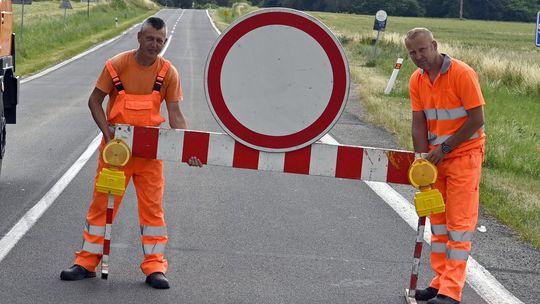 Začínajú sa práce na rekonštrukcii cesty medzi Lehnicami a Dunajskou Stredou - Doprava - Auto - pravda.sk