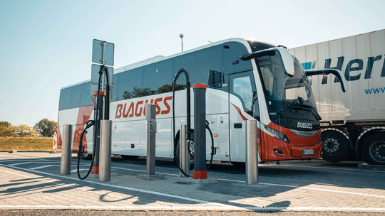 ZSE na Slovensku spustí prvé diaľničné nabíjacie huby pre elektromobily a aj kamióny - Magazín - Auto - pravda.sk