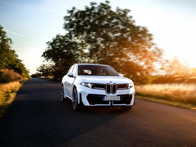 TEST BMW iX3 50 xDrive: Vysoko nákazlivé! | Autobazar.EU