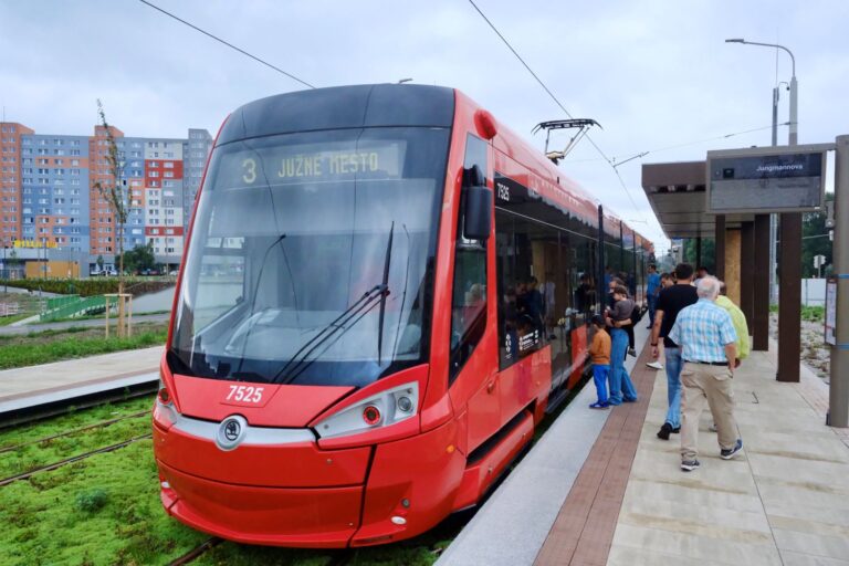 Projekt za 50 miliónov eur sa pohol. Nová električka zmení dopravu v Bratislave
