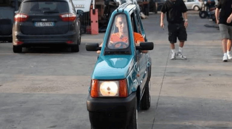 Má len 50 cm na šírku! Taliani postavili najužší Fiat Panda na svete - AUTOVINY.sk