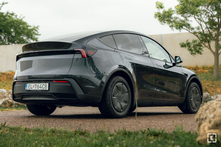 Trumpovi sú elektromobily ukradnuté, Kalifornia má jasno. Prichádza s masívnymi dotáciami