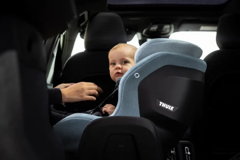 Nová autosedačka od Thule rozmýšľa za vás, deti v nej budú vo väčšom bezpečí