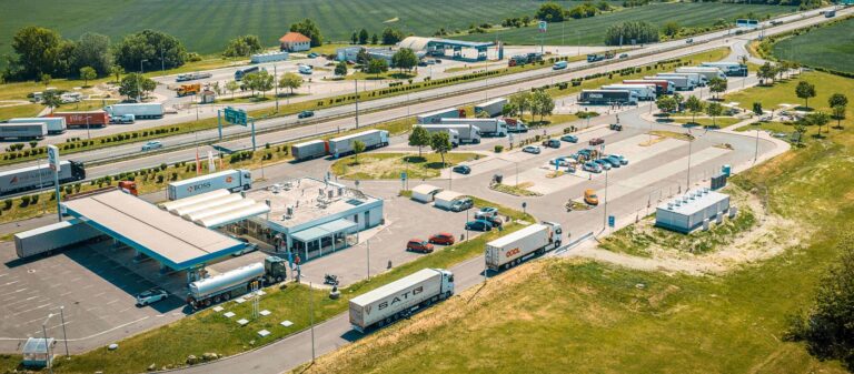 Východ Slovenska dostáva nový výkon. ZSE Drive sprístupnilo ďalšie štyri diaľničné ultrarýchle huby