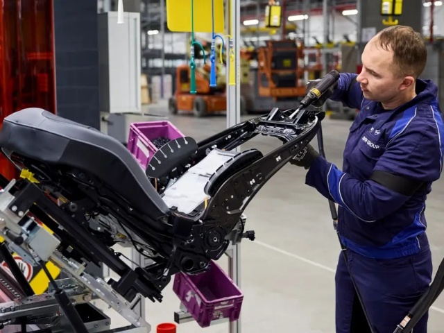 Nemecký priemysel prišiel vlani o 177-tisíc pracovných miest. Najviac ich ubudlo vo výrobe áut - Magazín - Auto - pravda.sk