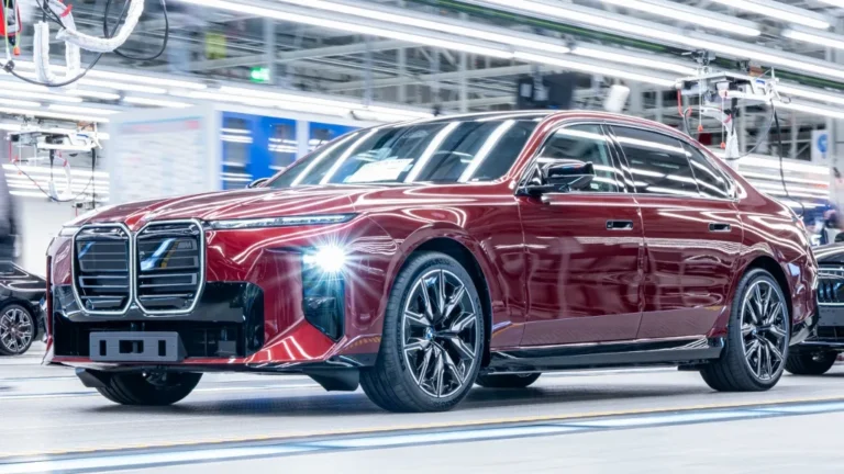 Nové BMW radu 7 vstupuje do výroby: Luxusná limuzína prináša technológie Neue Klasse aj rekordnú individualizáciu