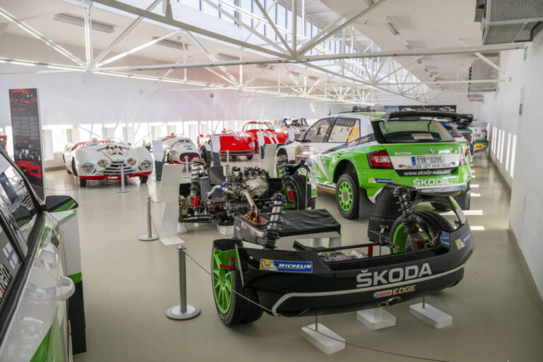 Škoda Múzeum ako letné útočisko: Utečte pred 40 °C horúčavami za pretekárskymi legendami - AUTOVINY.sk